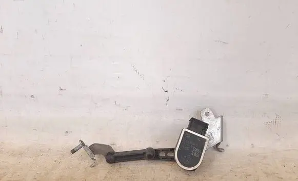 Headlight/headlamp level sensor