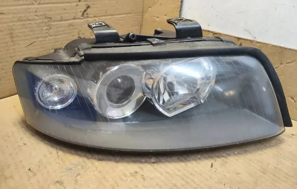 Audi A4 S4 B6 8E 8H Headlight/headlamp 69938240