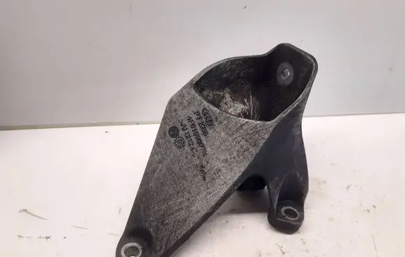 Audi A6 S6 C6 4F Engine mounting bracket 4F0199307N