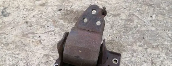 Ford F150 Engine mount bracket