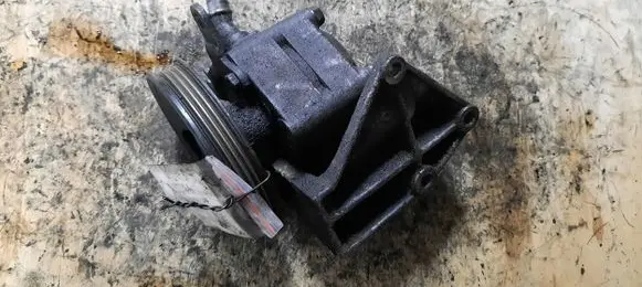 Nissan Almera Tino Power steering pump
