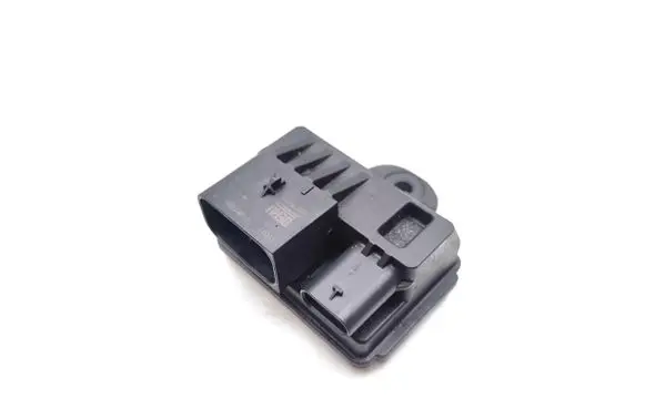 BMW 5 F10 F11 Glow plug pre-heat relay 7810856 0522120103