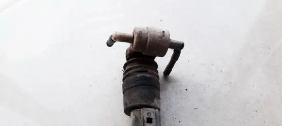 Volkswagen PASSAT B5.5 Windscreen/windshield washer pump 1J0973722