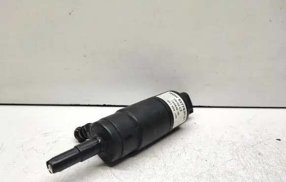 BMW X5 E53 Headlight washer pump 8377430