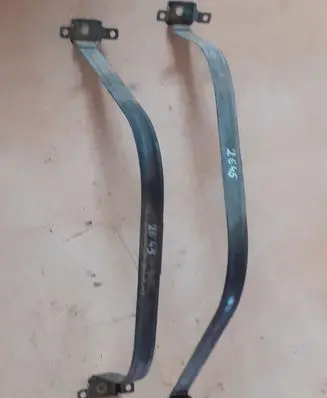 Fuel tank mounting bracket