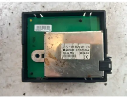 Mercedes-Benz A W169 Antenna control unit A1698200475 50110009