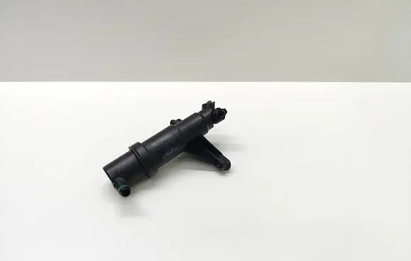 BMW 5 E60 E61 Headlight washer spray nozzle 2110060747 21100607473