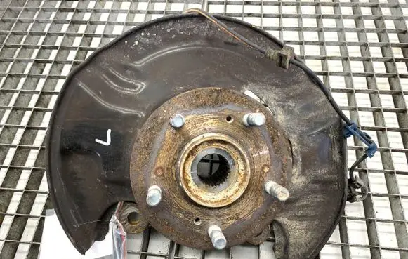 Honda CR-V Front wheel hub spindle knuckle