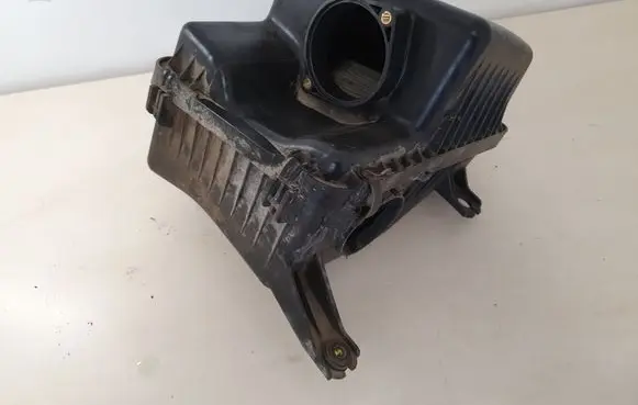 KIA Sorento Air filter box 281103E200