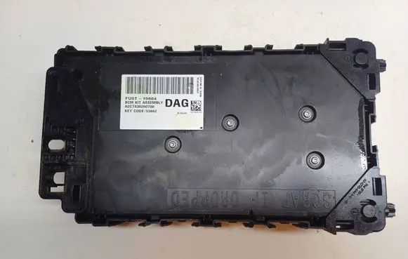 Ford Fusion II Fuse module FU5T15604 A2C7438260700
