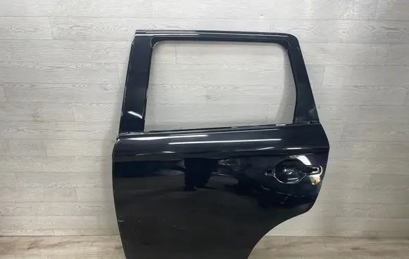Mitsubishi Outlander Rear door