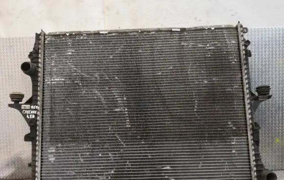 Porsche Cayenne (9PA) Coolant radiator 7L0121253A