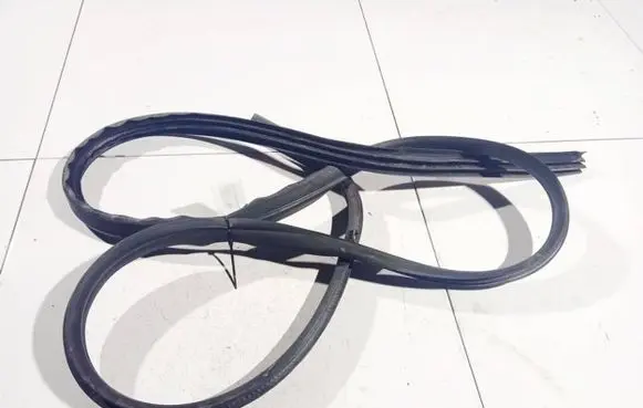 Ford Mondeo MK IV Rubber seal front coupe door 