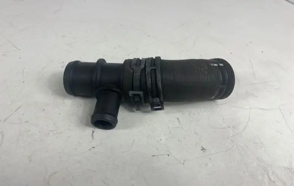 Volkswagen Transporter - Caravelle T5 Engine coolant pipe/hose 7E0122051M KA4131477