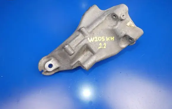 Mercedes-Benz C W205 Engine mounting bracket A6512234304