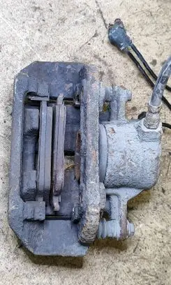 Front brake caliper