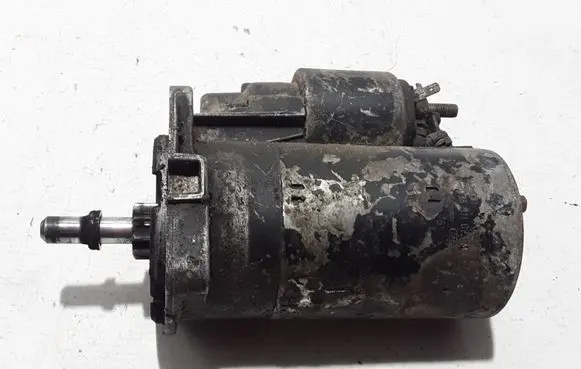 Volkswagen Golf II Starter motor 036911023M