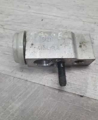 Air conditioning (A/C) expansion valve