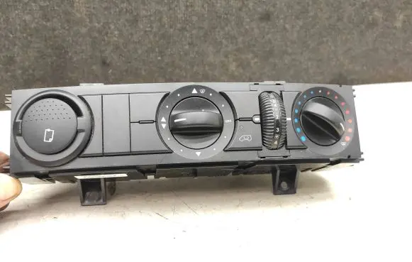 Mercedes-Benz Sprinter W906 Climate control unit A9068300485 A9068300485KZ 5HB00901102