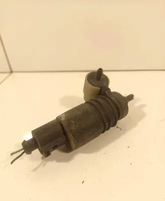Volkswagen Golf IV Windscreen/windshield washer pump