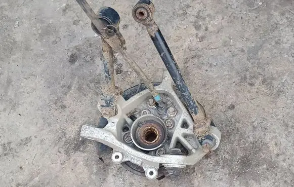 Lexus IS 220D-250-350 Rear wheel hub 051214