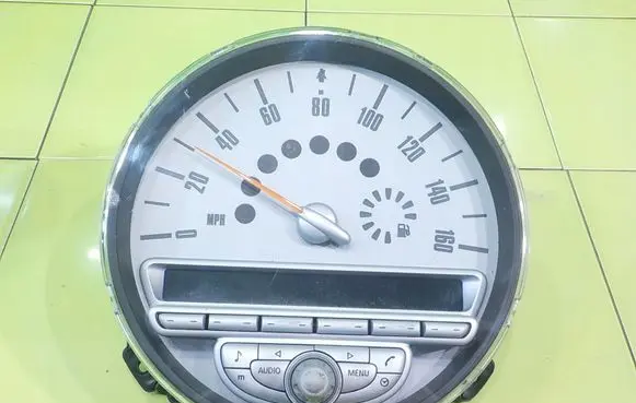 Mini One - Cooper Clubman R55 Speedometer (instrument cluster) 67379411