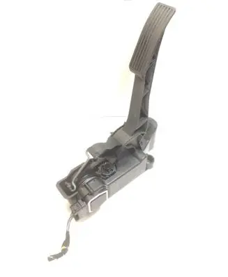 Mercedes-Benz A W169 Accelerator throttle pedal A1693000204
