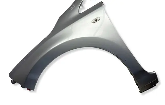 Nissan Leaf I (ZE0) Fender 