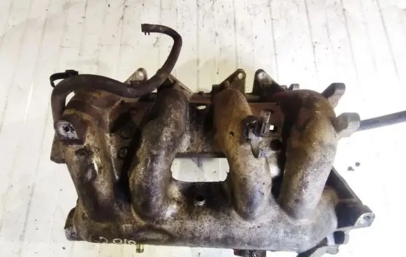Nissan Almera N16 Intake manifold