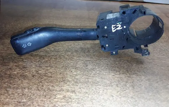 Volkswagen Golf IV Indicator stalk 8L0953513G