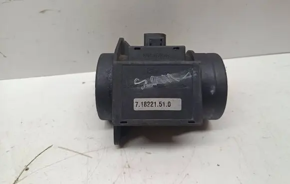 Volkswagen PASSAT B4 Mass air flow meter 718221510