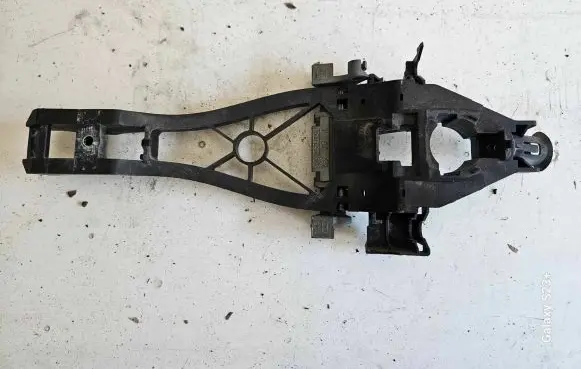 Front door exterior handle/bracket