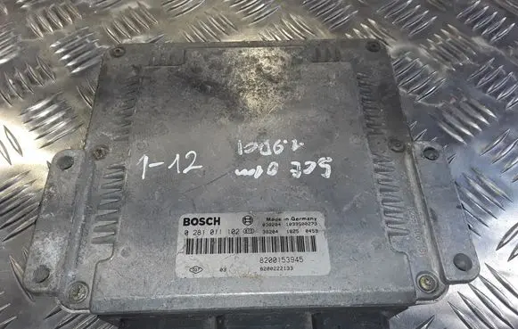 Renault Scenic I Engine control unit/module 0281011102 8200153945 8200222133