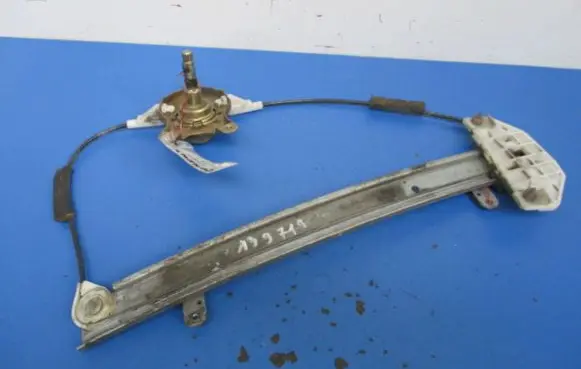 Mitsubishi Colt Front door window regulator with motor