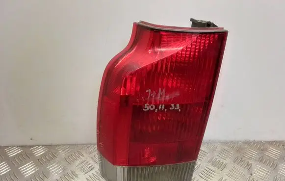 Volvo XC70 Rear/tail lights 9154497
