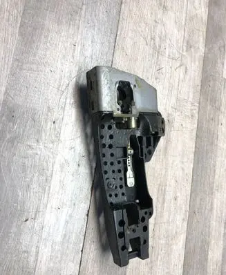 Front door exterior handle/bracket