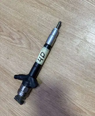 Toyota Auris 150 Fuel injector 236700R030