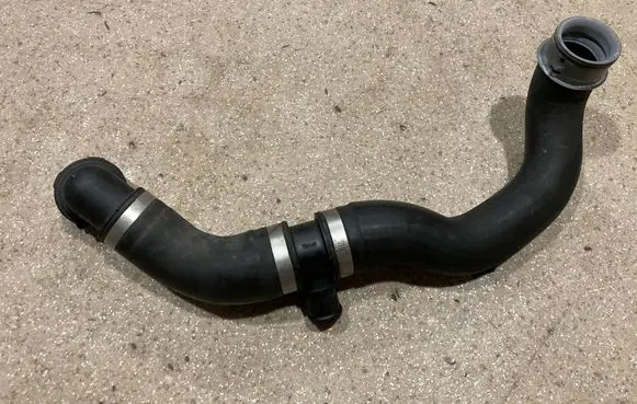 Mercedes-Benz C AMG W205 Engine coolant pipe/hose A2055018982