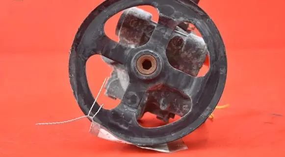 Mitsubishi Lancer VIII Power steering pump