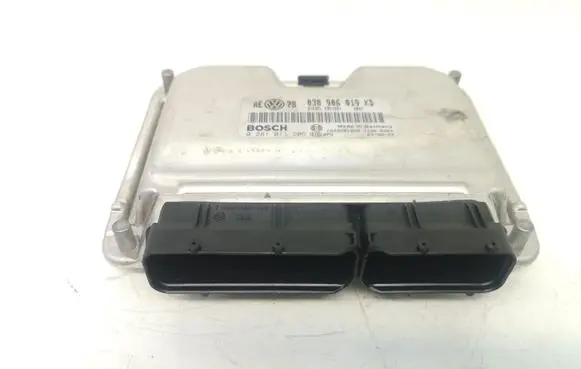 Volkswagen PASSAT B5.5 Engine control unit/module 038906019KD 0281011205
