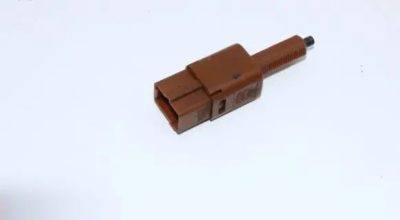 Nissan Juke I F15 Brake pedal sensor switch
