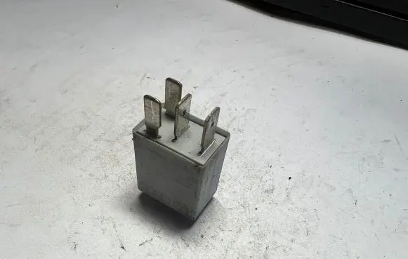 Volkswagen Golf V Other relay 1K0951253 73374A16011