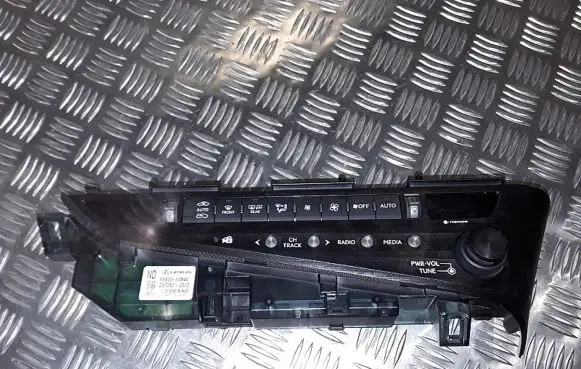 Lexus ES 300h Climate control unit 5590033M40