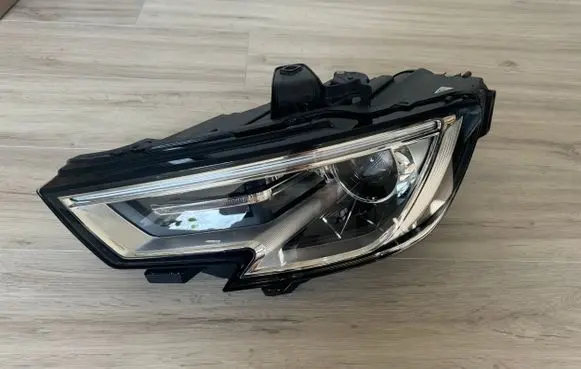 Audi A3 S3 8V Headlight/headlamp 8V0941005G
