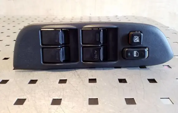 Toyota RAV 4 (XA20) Electric window control switch 8482042130