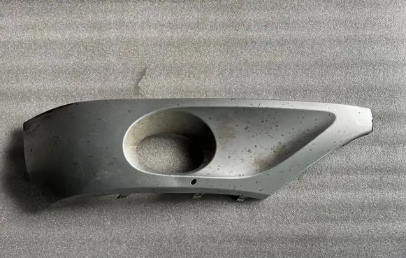 Volkswagen Touareg II Front fog light trim/grill 7P6807490B