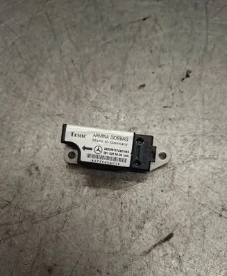 Mercedes-Benz E W210 Airbag deployment crash/impact sensor 0018205626 A6T0F05AP70