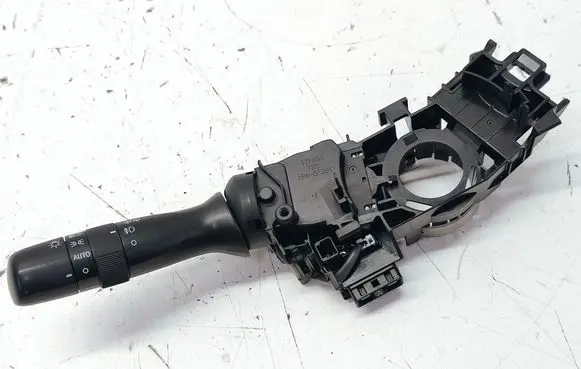 Subaru Outback (BS) Indicator stalk 17F066