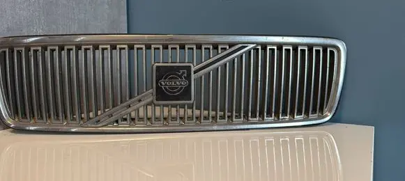 Volvo S70 V70 V70 XC Front grill 9151669