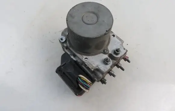 Toyota Urban Cruiser (XP110) ABS Pump 8954152A10 4454052170